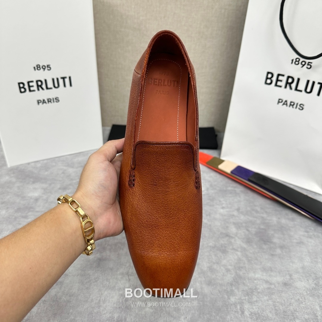 Berluti Escale Goatskin Leather Convertible Mule Loafer Shoes with Scritto Rubber Heel Detail 벨루티 에스칼레 고트스킨 레더 컨버터블 뮬 로퍼 슈즈 2.5cm 5