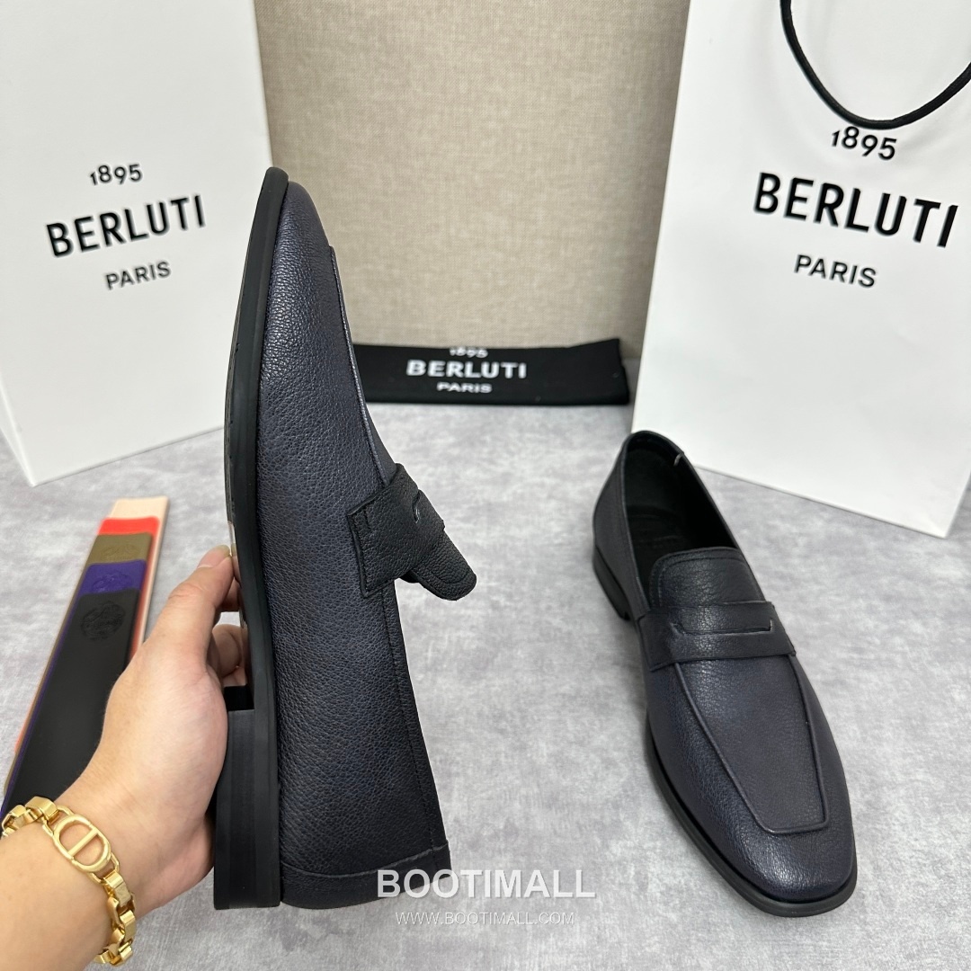 Berluti Lorenzo Goatskin Leather Loafer Shoes with Scritto Rubber Sole Detail 벨루티 로렌조 고트스킨 레더 로퍼 슈즈 2.5cm 6