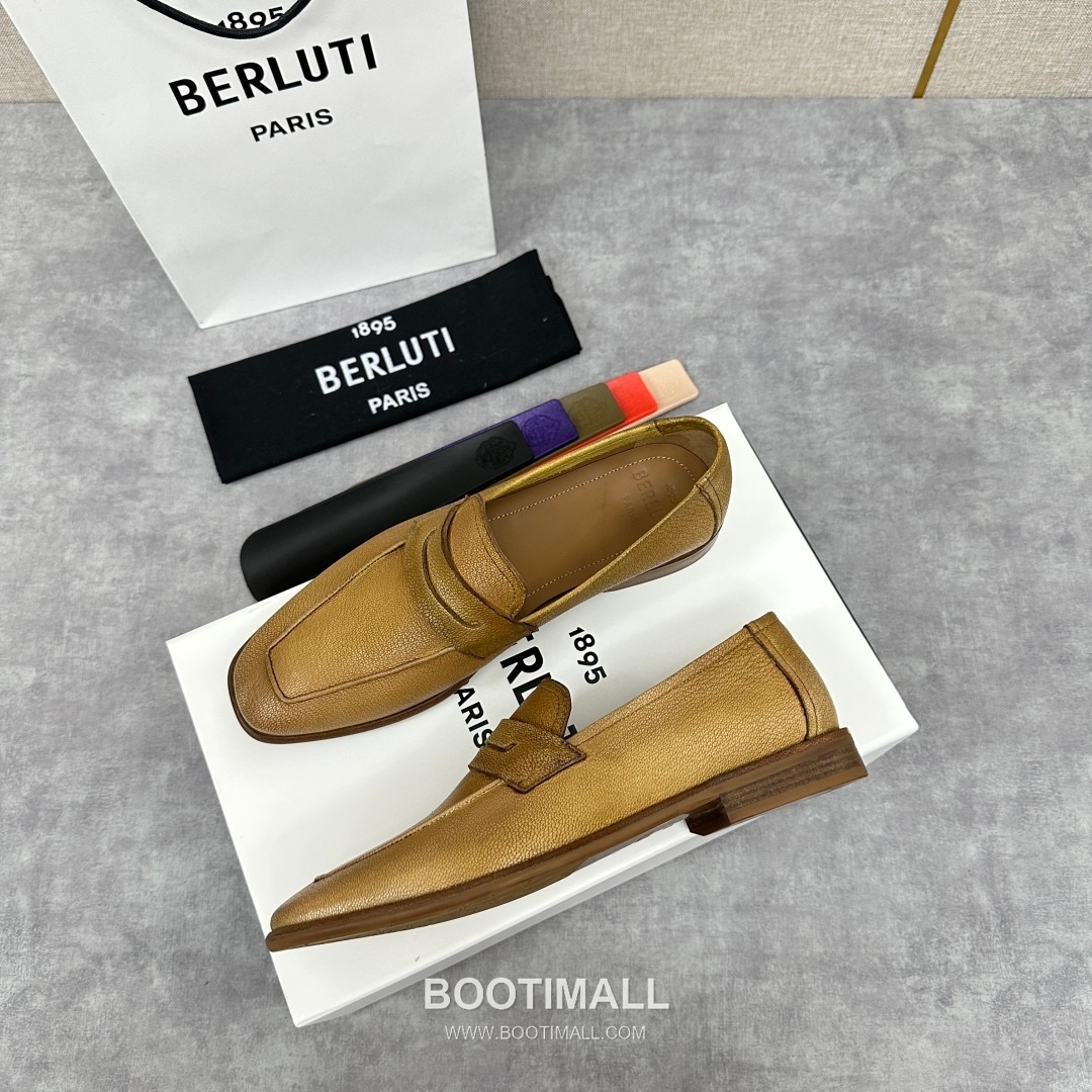 Berluti Lorenzo Goatskin Leather Loafer Shoes with Scritto Rubber Sole Detail 벨루티 로렌조 고트스킨 레더 로퍼 슈즈 2.5cm 3