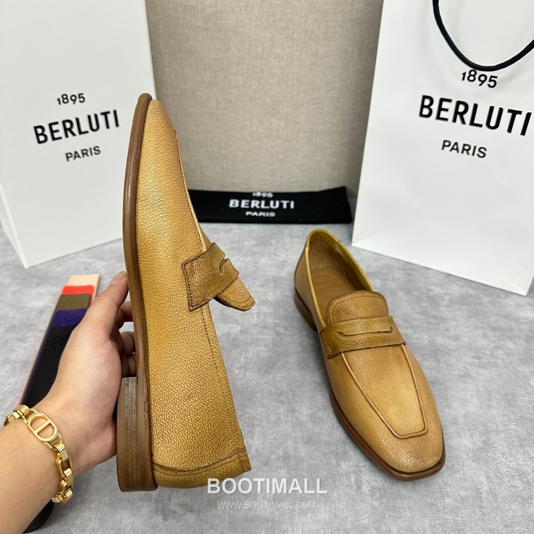 Berluti Lorenzo Goatskin Leather Loafer Shoes with Scritto Rubber Sole Detail 벨루티 로렌조 고트스킨 레더 로퍼 슈즈 2.5cm 6