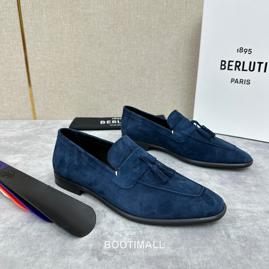 Berluti Lorenzo Suede Calfskin Leather Loafer Shoes with Scritto Rubber Sole Detail 벨루티 로렌조 스웨이드 카프스킨 레더 로퍼 슈즈 2.5cm 2