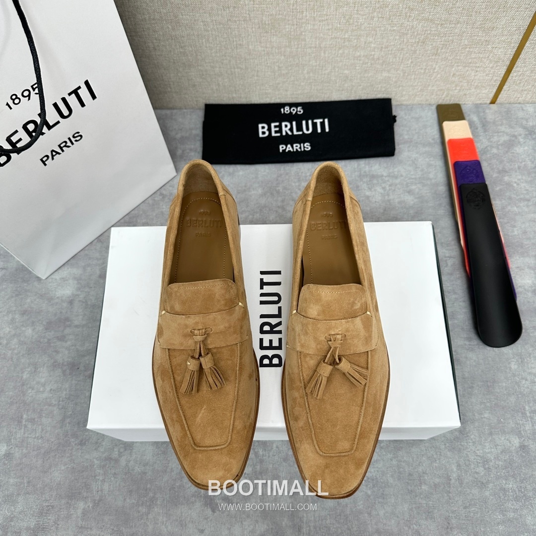 Berluti Lorenzo Suede Calfskin Leather Loafer Shoes with Scritto Rubber Sole Detail 벨루티 로렌조 스웨이드 카프스킨 레더 로퍼 슈즈 2.5cm 1