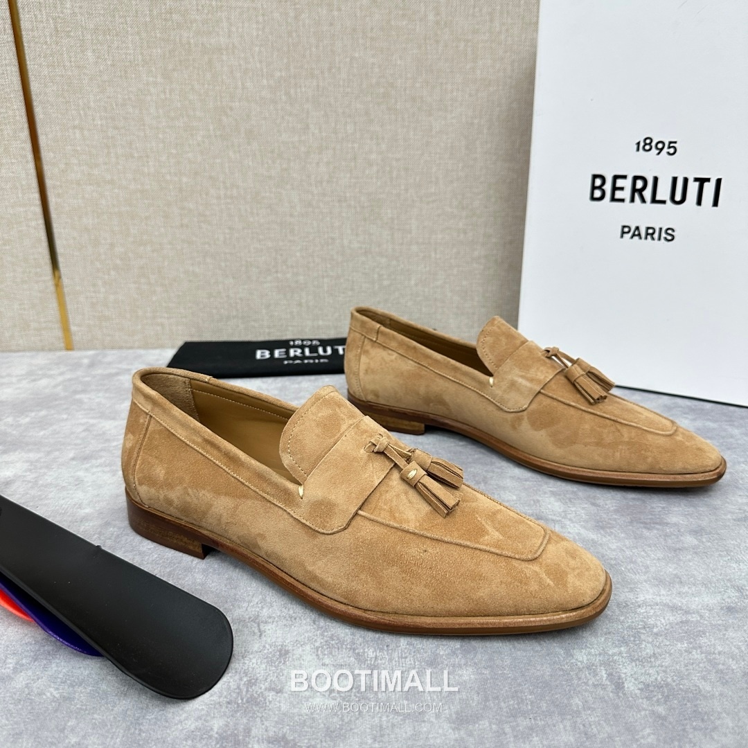 Berluti Lorenzo Suede Calfskin Leather Loafer Shoes with Scritto Rubber Sole Detail 벨루티 로렌조 스웨이드 카프스킨 레더 로퍼 슈즈 2.5cm 2