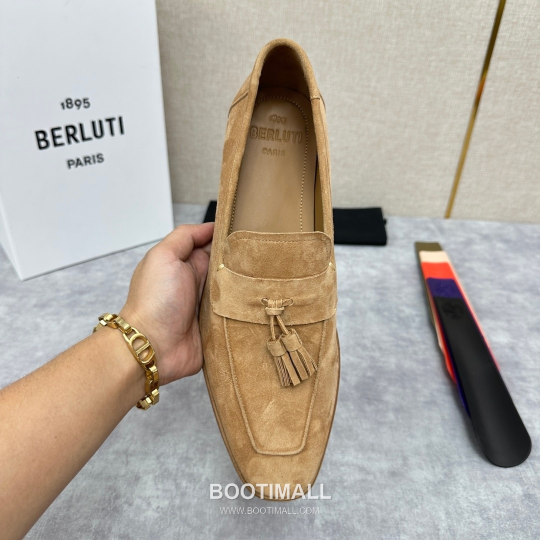 Berluti Lorenzo Suede Calfskin Leather Loafer Shoes with Scritto Rubber Sole Detail 벨루티 로렌조 스웨이드 카프스킨 레더 로퍼 슈즈 2.5cm 5