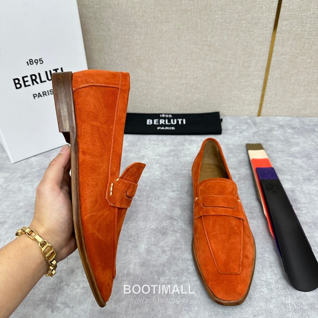 Berluti Lorenzo Suede Calfskin Leather Loafer Shoes with Scritto Rubber Sole Detail 벨루티 로렌조 스웨이드 카프스킨 레더 로퍼 슈즈 2.5cm 4