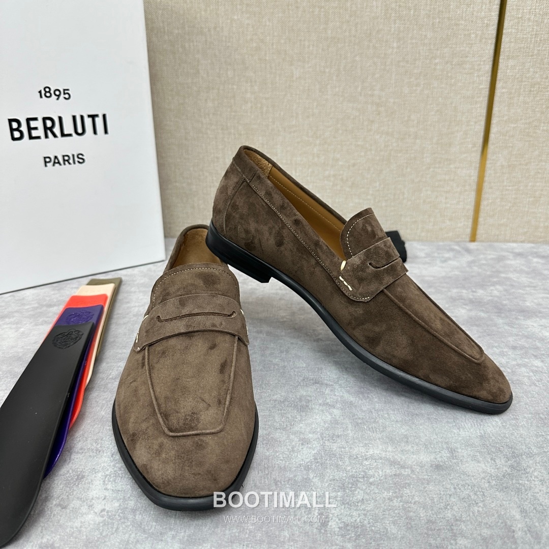 Berluti Lorenzo Suede Calfskin Leather Loafer Shoes with Scritto Rubber Sole Detail 벨루티 로렌조 스웨이드 카프스킨 레더 로퍼 슈즈 2.5cm 7