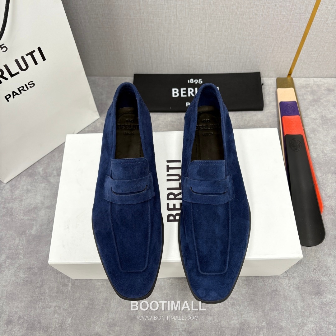 Berluti Lorenzo Suede Calfskin Leather Loafer Shoes with Scritto Rubber Sole Detail 벨루티 로렌조 스웨이드 카프스킨 레더 로퍼 슈즈 2.5cm 1