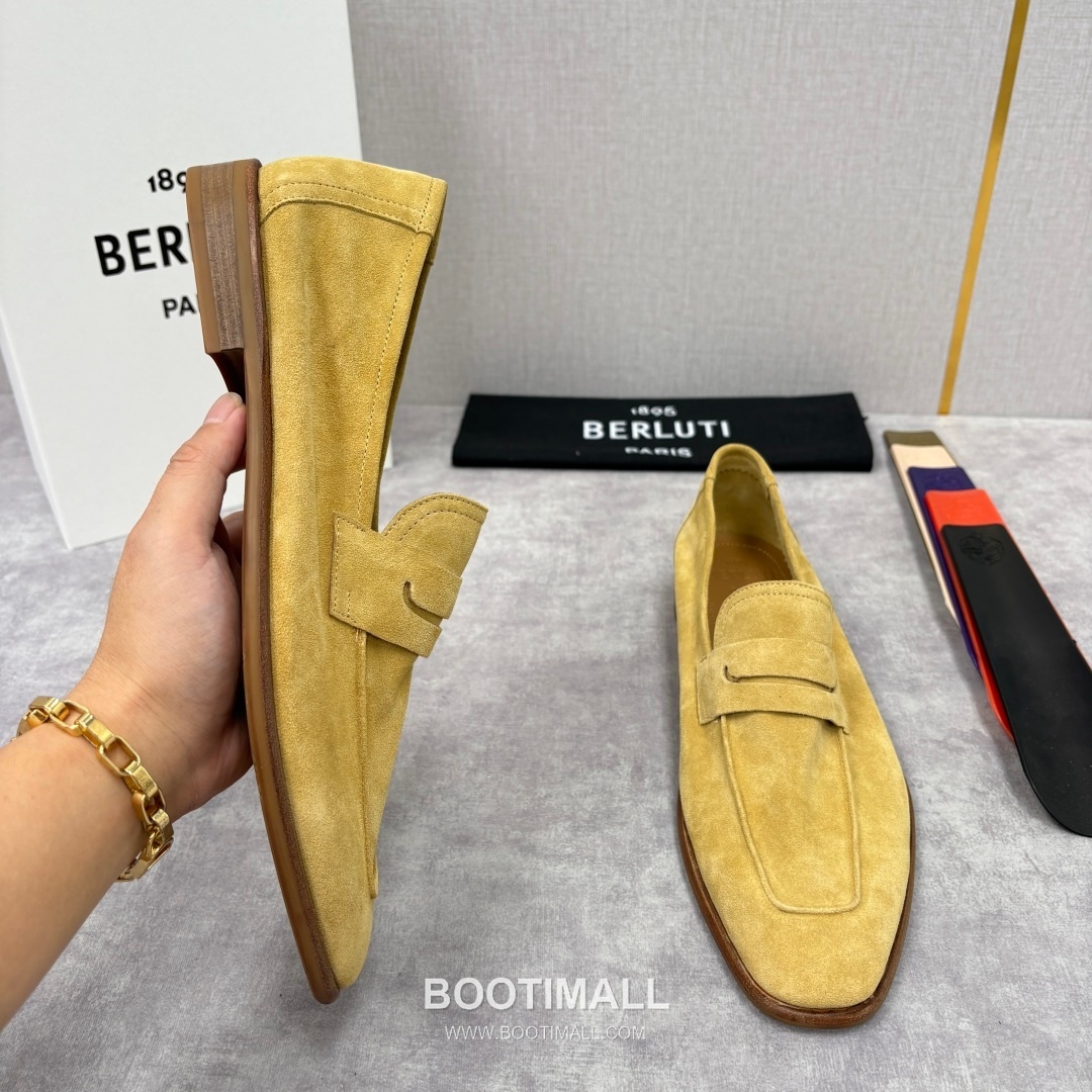 Berluti Lorenzo Suede Calfskin Leather Loafer Shoes with Scritto Rubber Sole Detail 벨루티 로렌조 스웨이드 카프스킨 레더 로퍼 슈즈 2.5cm 5