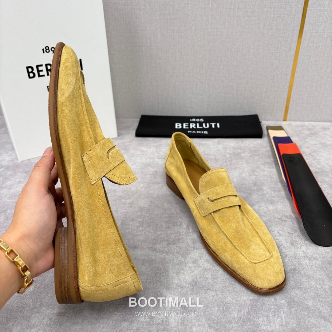 Berluti Lorenzo Suede Calfskin Leather Loafer Shoes with Scritto Rubber Sole Detail 벨루티 로렌조 스웨이드 카프스킨 레더 로퍼 슈즈 2.5cm 7