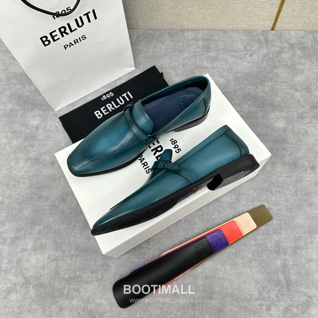 Berluti Lorenzo Calfskin Leather Strap Loafer Shoes with Scritto Rubber Sole Detail 벨루티 로렌조 카프스킨 레더 스트랩 로퍼 슈즈 2.5cm 3