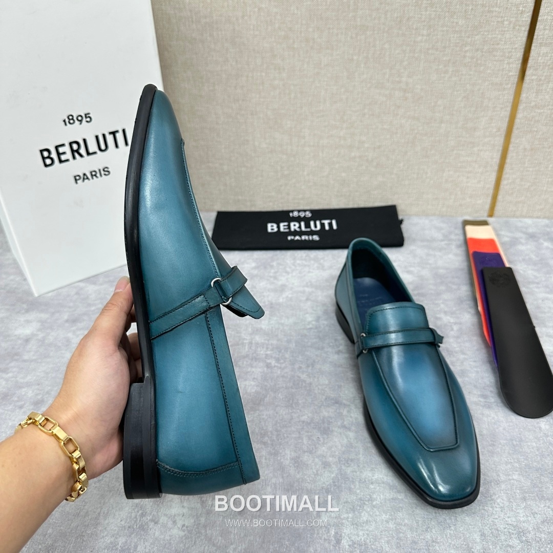 Berluti Lorenzo Calfskin Leather Strap Loafer Shoes with Scritto Rubber Sole Detail 벨루티 로렌조 카프스킨 레더 스트랩 로퍼 슈즈 2.5cm 6