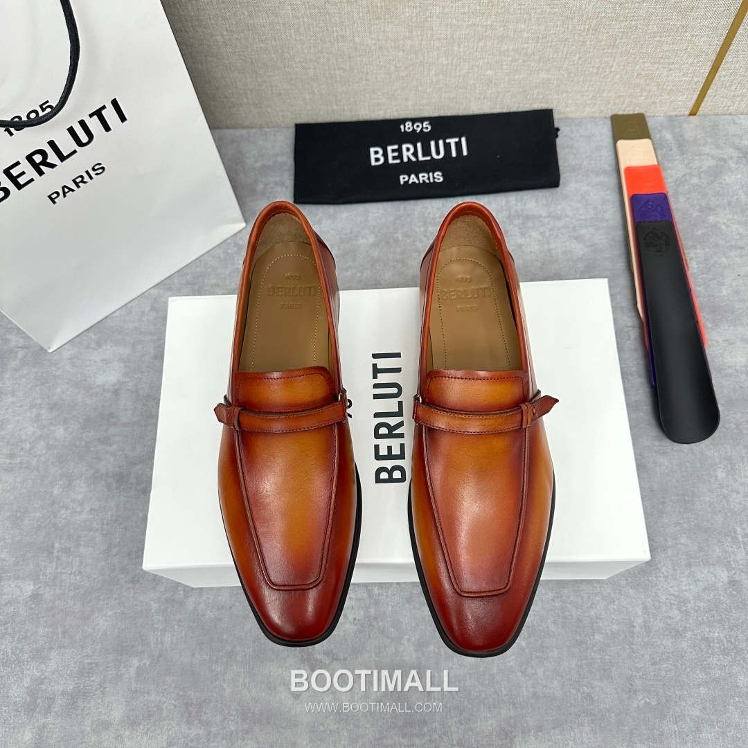 Berluti Lorenzo Calfskin Leather Strap Loafer Shoes with Scritto Rubber Sole Detail 벨루티 로렌조 카프스킨 레더 스트랩 로퍼 슈즈 2.5cm 1