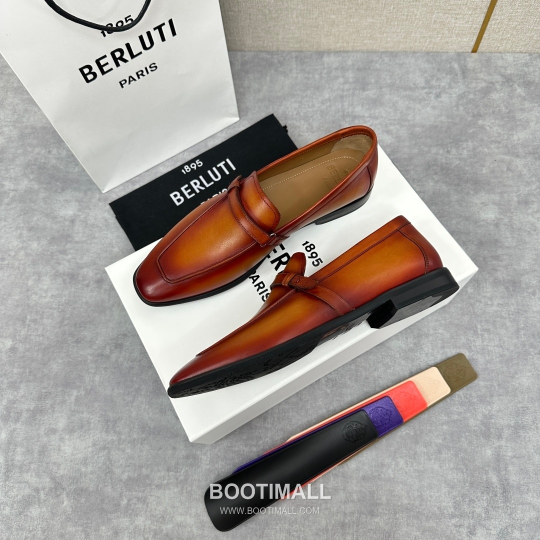 Berluti Lorenzo Calfskin Leather Strap Loafer Shoes with Scritto Rubber Sole Detail 벨루티 로렌조 카프스킨 레더 스트랩 로퍼 슈즈 2.5cm 3