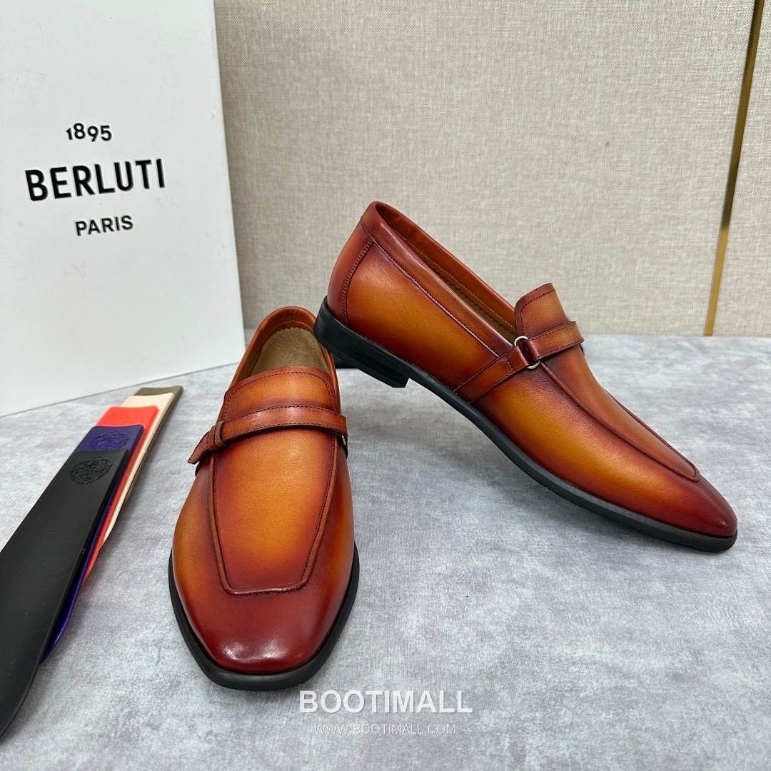 Berluti Lorenzo Calfskin Leather Strap Loafer Shoes with Scritto Rubber Sole Detail 벨루티 로렌조 카프스킨 레더 스트랩 로퍼 슈즈 2.5cm 7