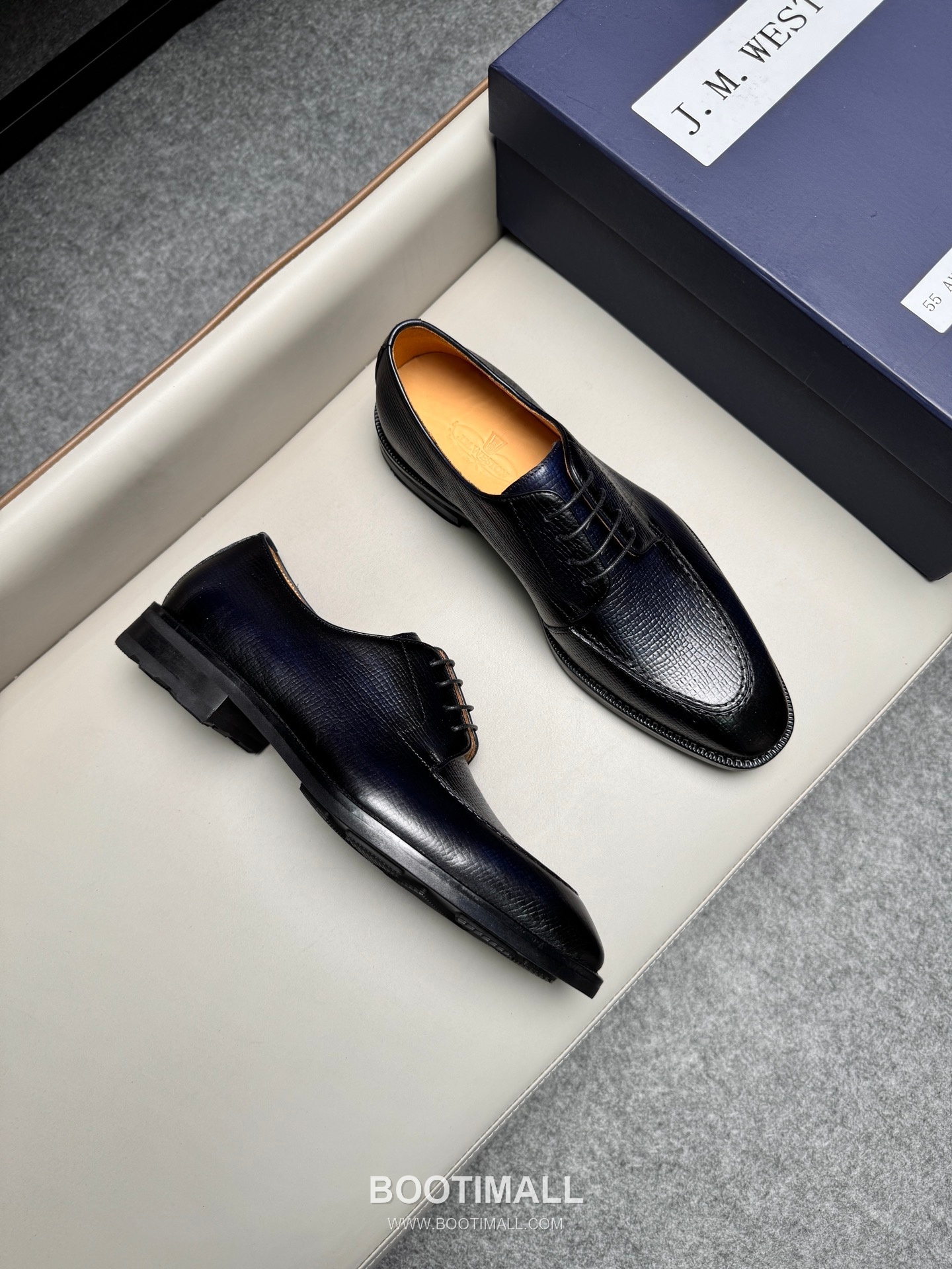 J.M.Weston Classic Calfskin Leather Loafer Shoes with Lightweight Sole Detail 제이엠웨스턴 클래식 카프스킨 레더 로퍼 슈즈 260mm 2