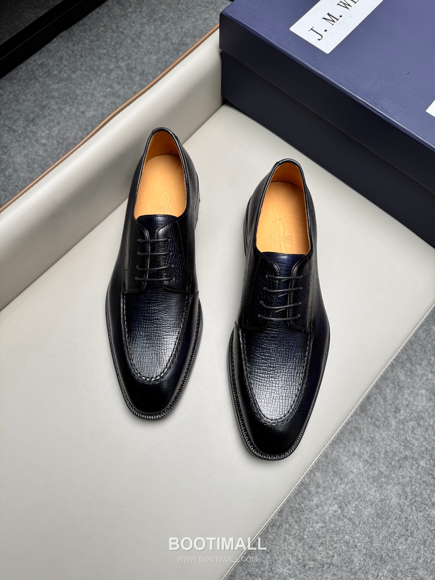 J.M.Weston Classic Calfskin Leather Loafer Shoes with Lightweight Sole Detail 제이엠웨스턴 클래식 카프스킨 레더 로퍼 슈즈 260mm 4