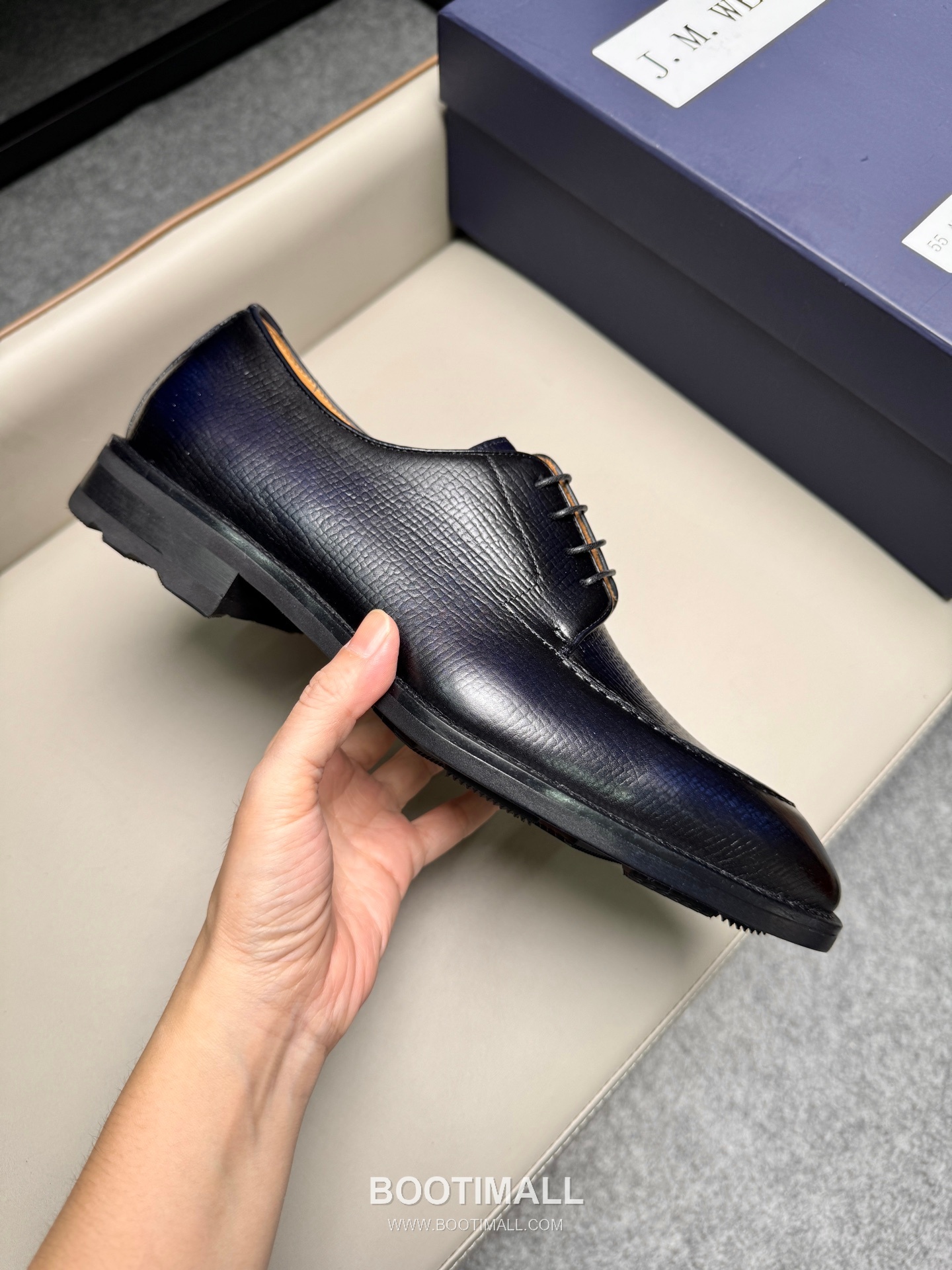 J.M.Weston Classic Calfskin Leather Loafer Shoes with Lightweight Sole Detail 제이엠웨스턴 클래식 카프스킨 레더 로퍼 슈즈 260mm 6