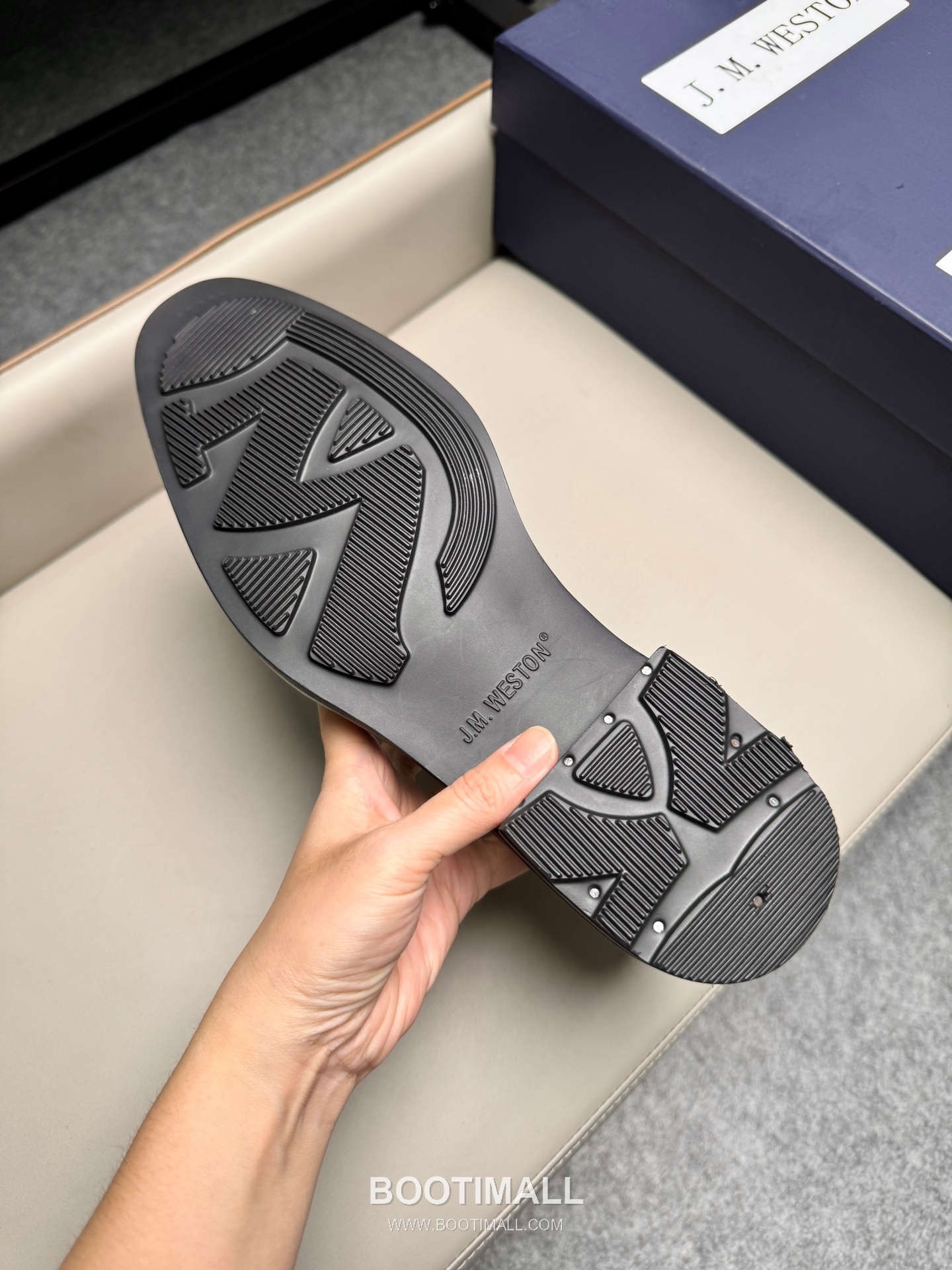 J.M.Weston Classic Calfskin Leather Loafer Shoes with Lightweight Sole Detail 제이엠웨스턴 클래식 카프스킨 레더 로퍼 슈즈 260mm 9