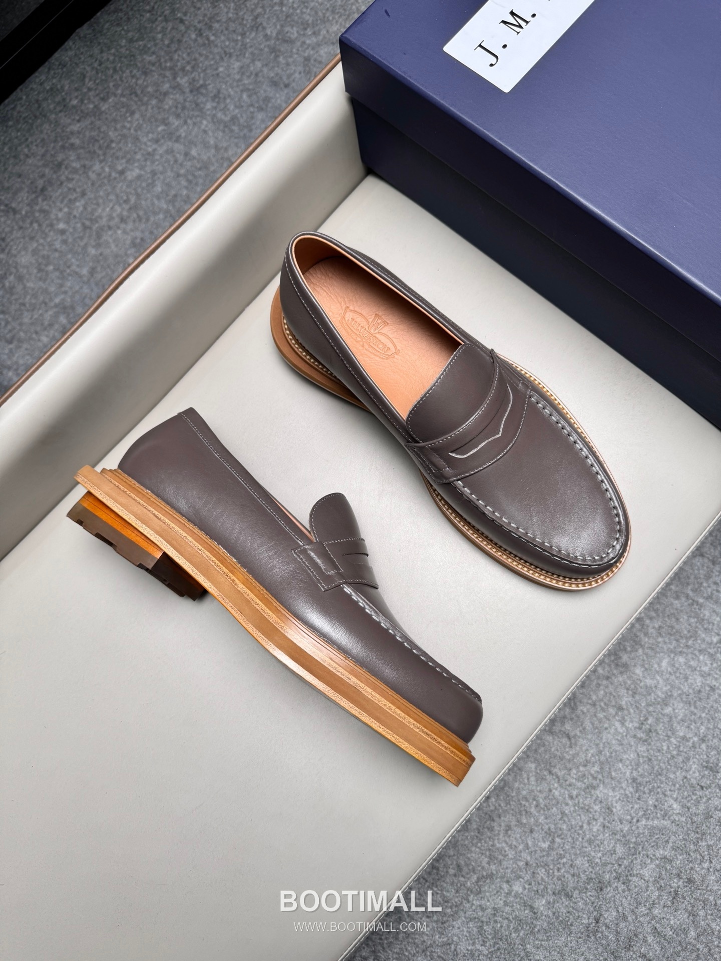 J.M.Weston Penny Calfskin Suede Leather Loafer Shoes with Hand Stitch Detail 제이엠웨스턴 페니 카프스킨 스웨이드 레더 로퍼 슈즈 2.5cm 2