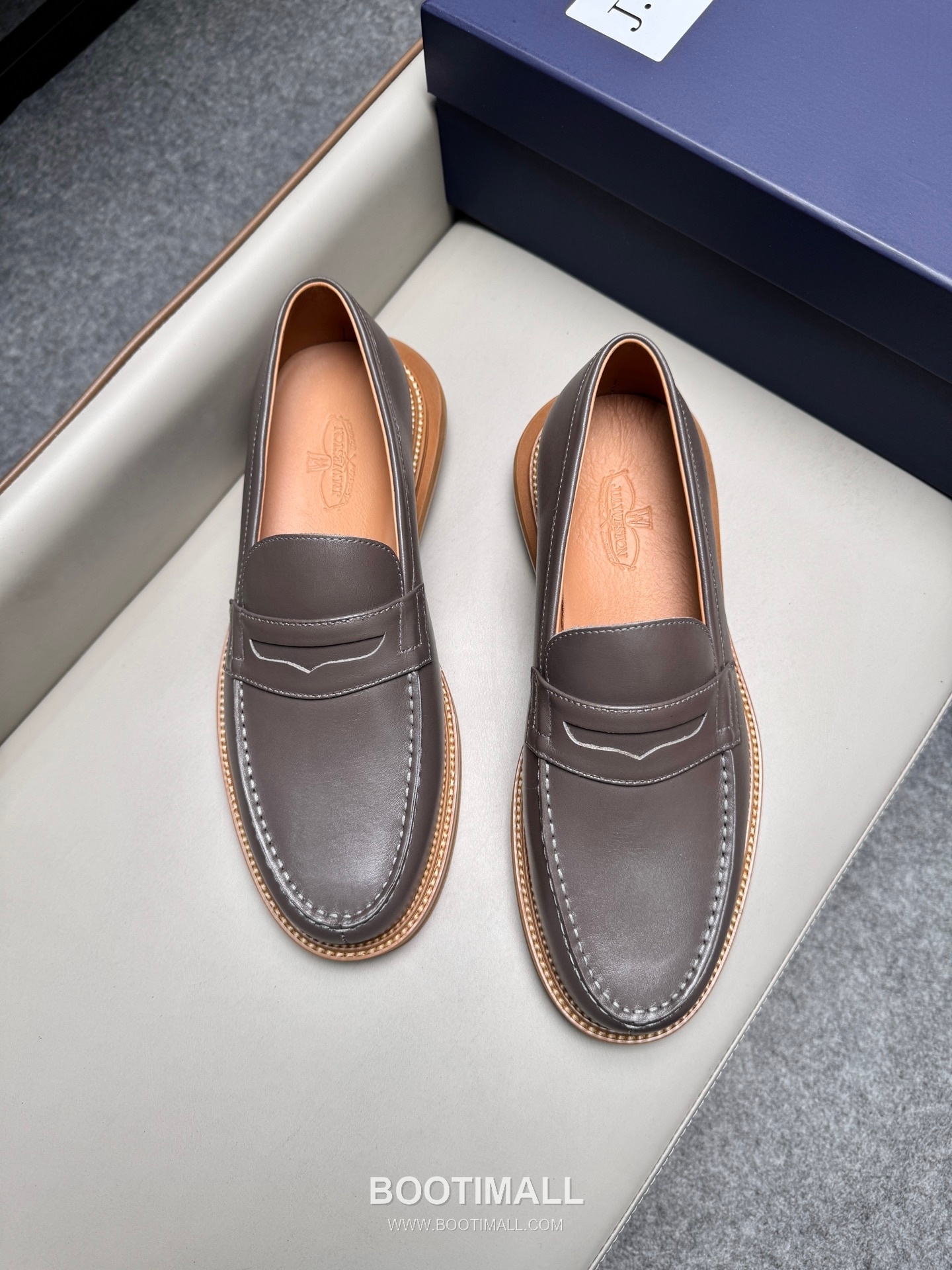 J.M.Weston Penny Calfskin Suede Leather Loafer Shoes with Hand Stitch Detail 제이엠웨스턴 페니 카프스킨 스웨이드 레더 로퍼 슈즈 2.5cm 4