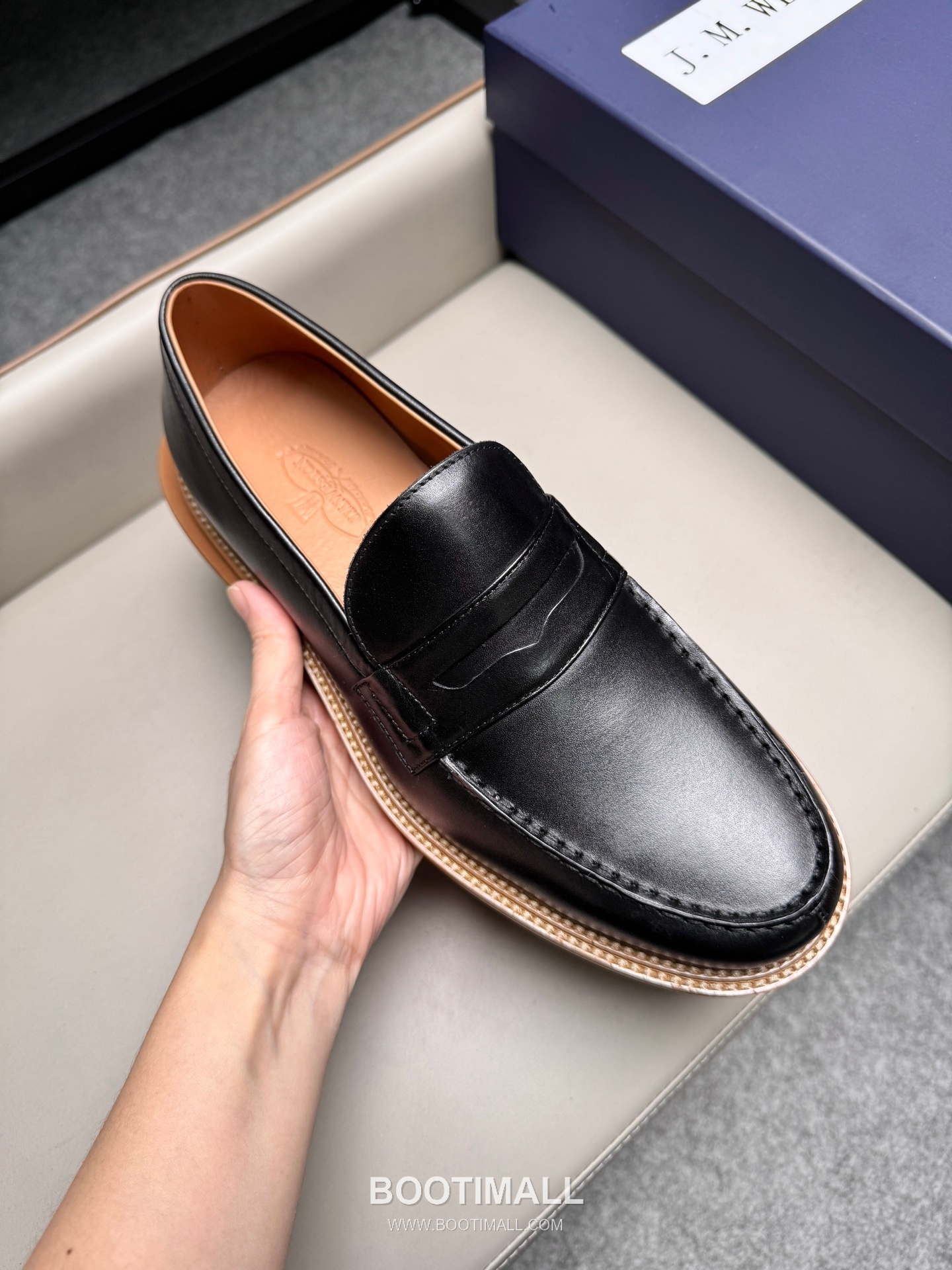 J.M.Weston Penny Calfskin Suede Leather Loafer Shoes with Hand Stitch Detail 제이엠웨스턴 페니 카프스킨 스웨이드 레더 로퍼 슈즈 2.5cm 7