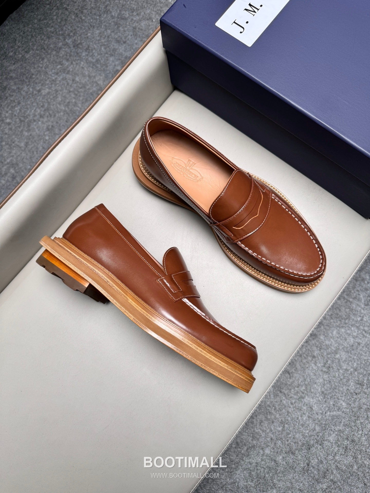 J.M.Weston Penny Calfskin Suede Leather Loafer Shoes with Hand Stitch Detail 제이엠웨스턴 페니 카프스킨 스웨이드 레더 로퍼 슈즈 2.5cm 2