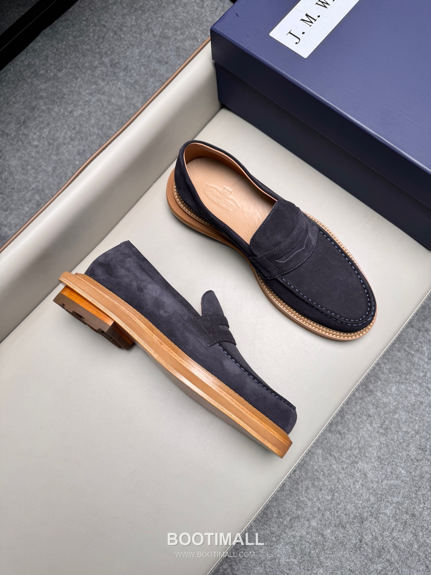 J.M.Weston Penny Calfskin Suede Leather Loafer Shoes with Hand Stitch Detail 제이엠웨스턴 페니 카프스킨 스웨이드 레더 로퍼 슈즈 2.5cm 2