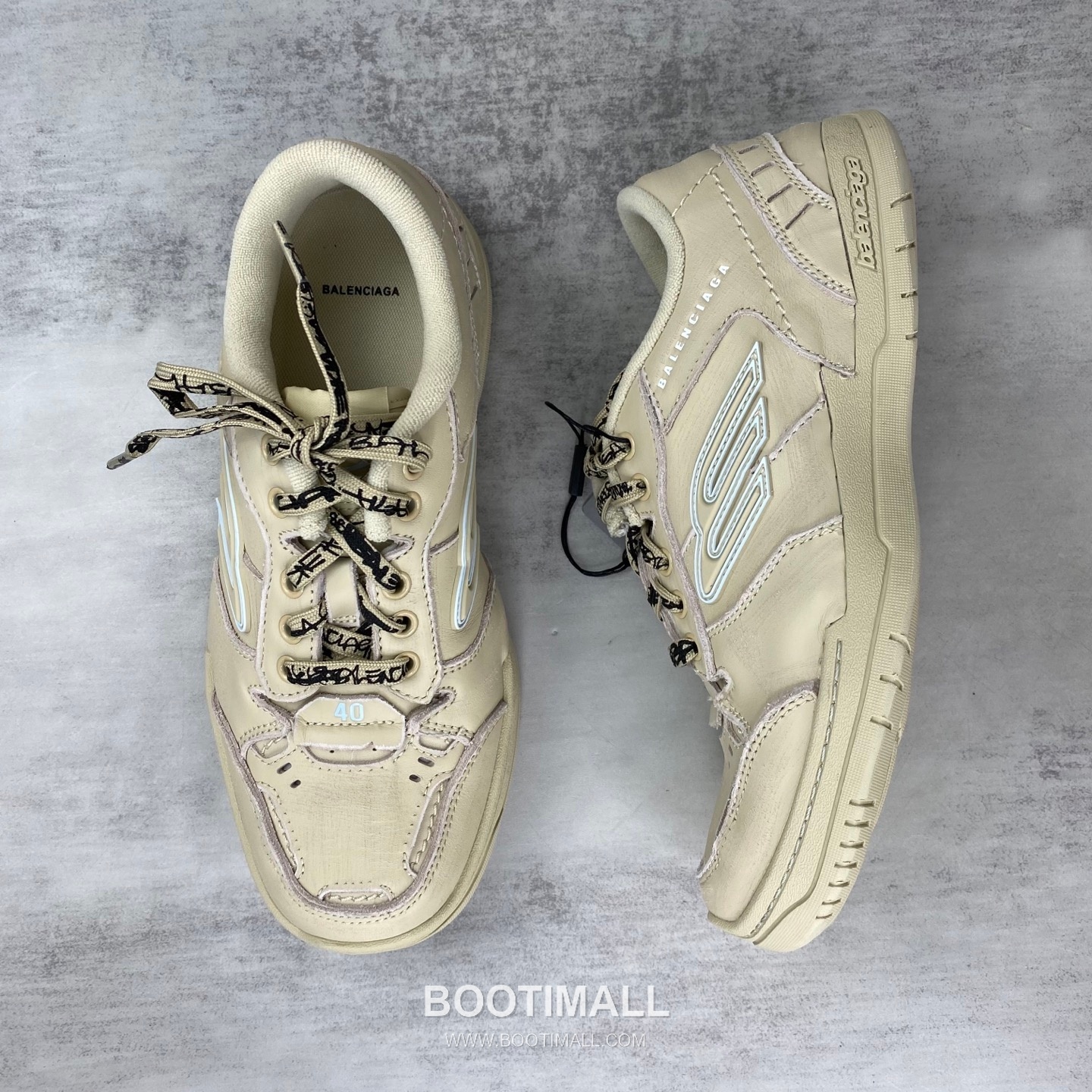 Balenciaga Hampton Leather Low Sneakers with Distressed Stitching Logo Detail 발렌시아가 햄튼 레더 로우 스니커즈 디스트레스드 스티치 로고 디테일 3cm 3
