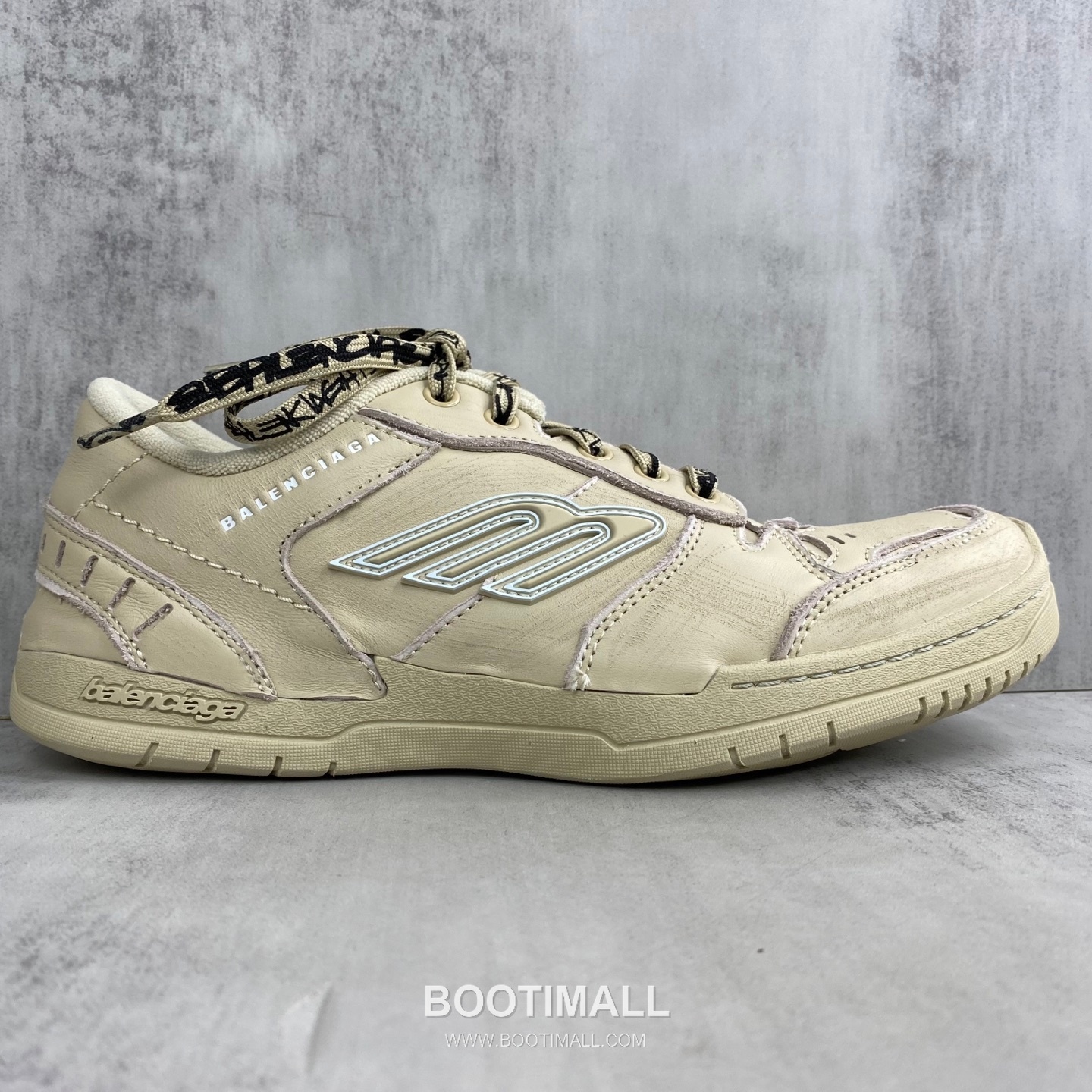 Balenciaga Hampton Leather Low Sneakers with Distressed Stitching Logo Detail 발렌시아가 햄튼 레더 로우 스니커즈 디스트레스드 스티치 로고 디테일 3cm 6