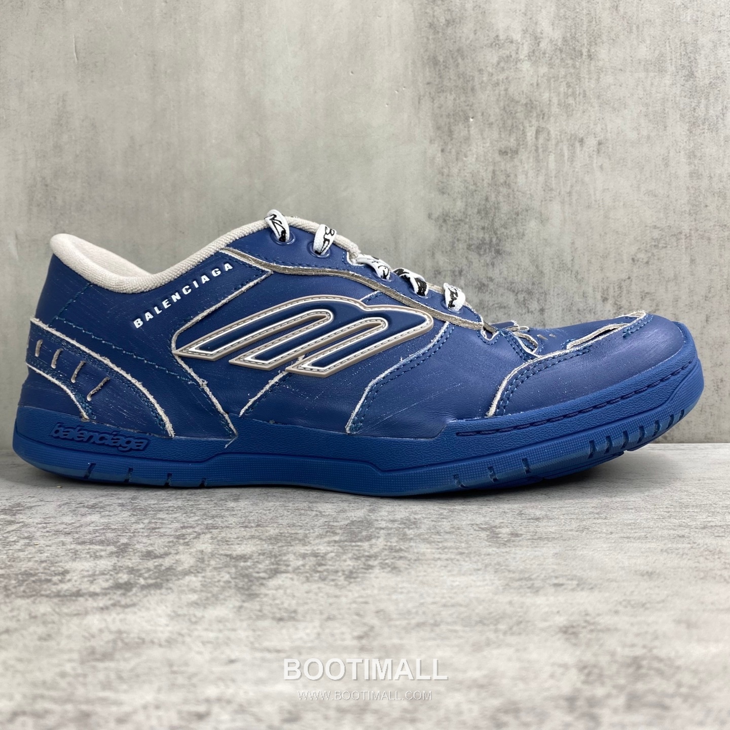 Balenciaga Hampton Leather Low Sneakers with Distressed Stitching Logo Detail 발렌시아가 햄튼 레더 로우 스니커즈 디스트레스드 스티치 로고 디테일 3cm 6