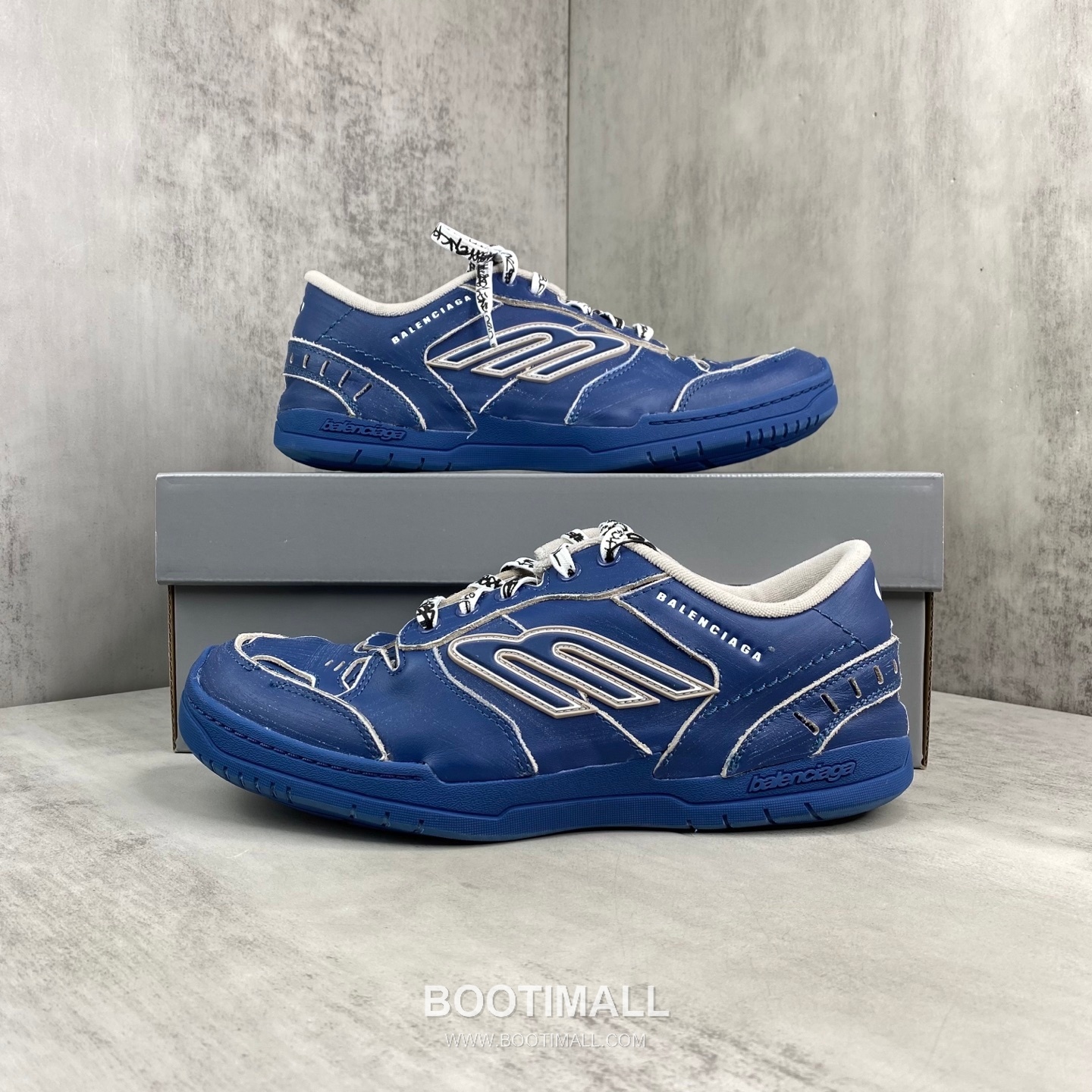 Balenciaga Hampton Leather Low Sneakers with Distressed Stitching Logo Detail 발렌시아가 햄튼 레더 로우 스니커즈 디스트레스드 스티치 로고 디테일 3cm 9