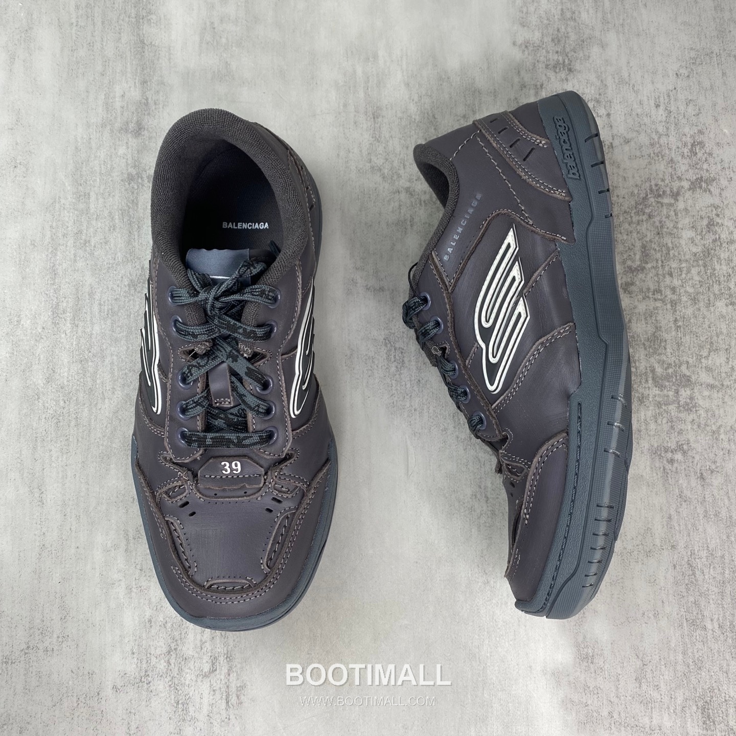 Balenciaga Hampton Leather Low Sneakers with Distressed Stitching Logo Detail 발렌시아가 햄튼 레더 로우 스니커즈 디스트레스드 스티치 로고 디테일 3cm 3