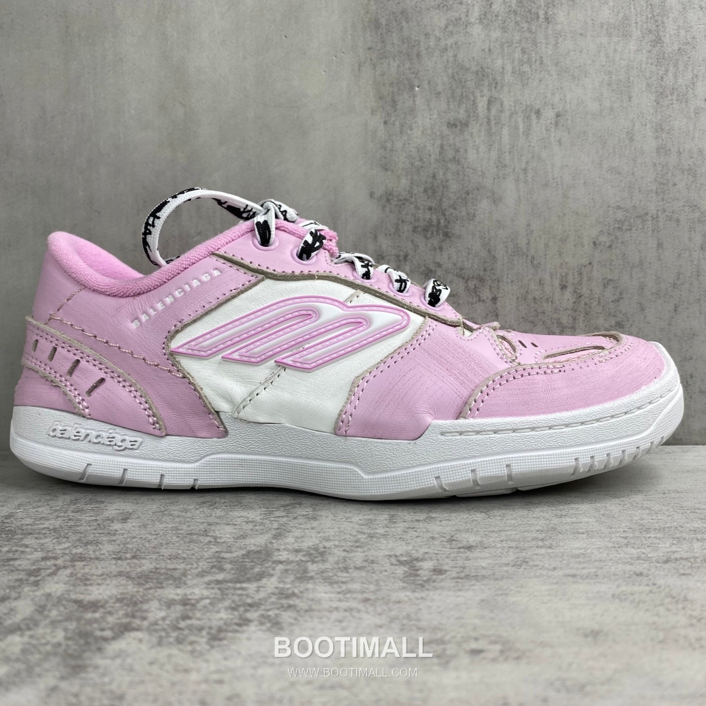 Balenciaga Hampton Leather Low Sneakers with Distressed Stitching Logo Detail 발렌시아가 햄튼 레더 로우 스니커즈 디스트레스드 스티치 로고 디테일 3cm 6