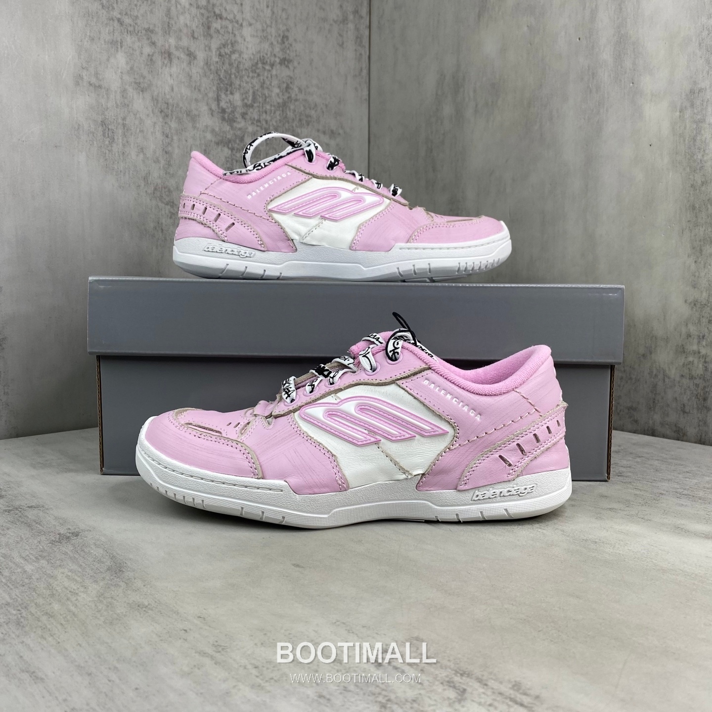 Balenciaga Hampton Leather Low Sneakers with Distressed Stitching Logo Detail 발렌시아가 햄튼 레더 로우 스니커즈 디스트레스드 스티치 로고 디테일 3cm 9