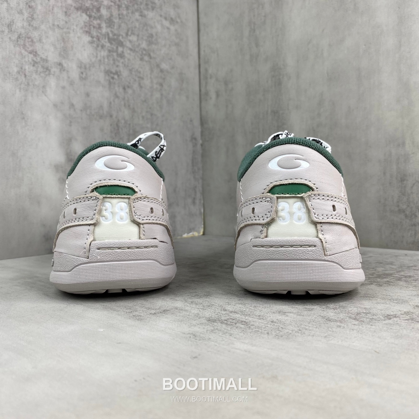 Balenciaga Hampton Leather Low Sneakers with Distressed Stitching Logo Detail 발렌시아가 햄튼 레더 로우 스니커즈 디스트레스드 스티치 로고 디테일 3cm 5