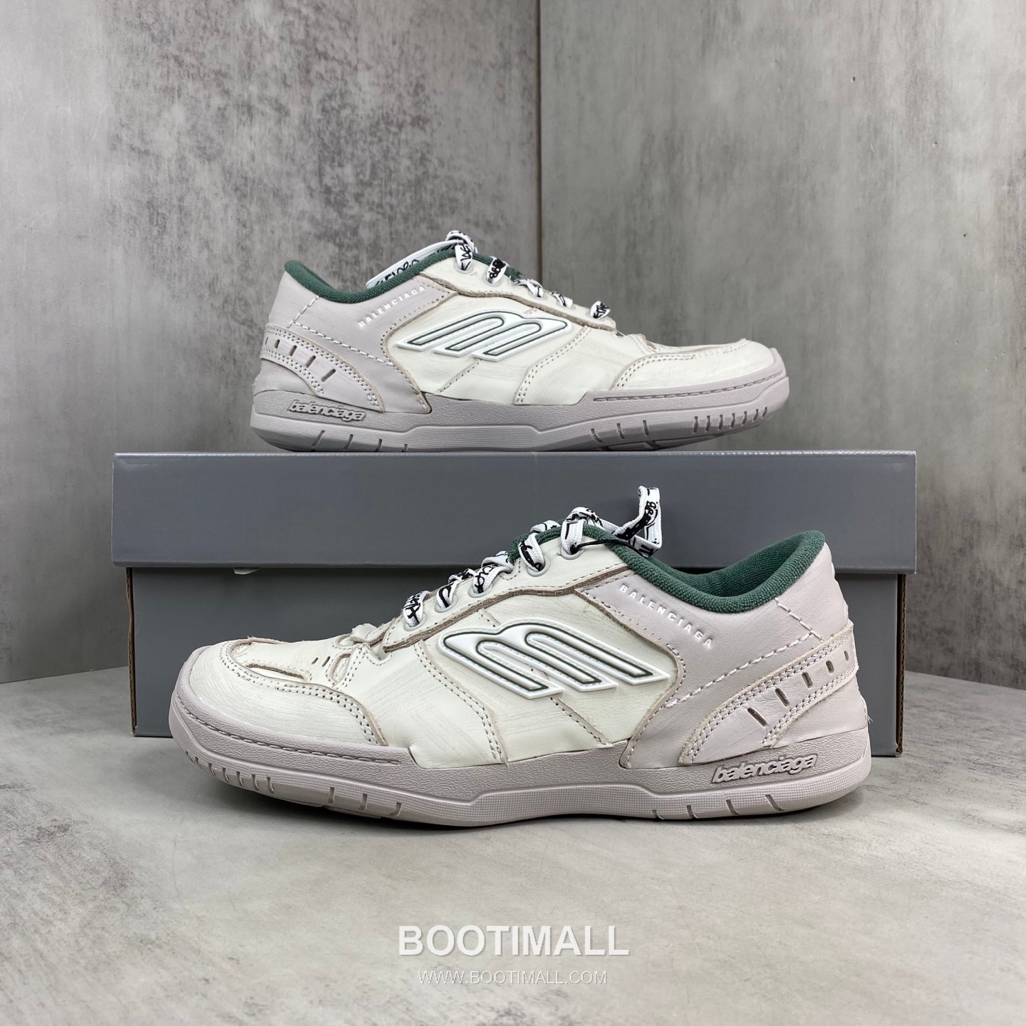 Balenciaga Hampton Leather Low Sneakers with Distressed Stitching Logo Detail 발렌시아가 햄튼 레더 로우 스니커즈 디스트레스드 스티치 로고 디테일 3cm 9