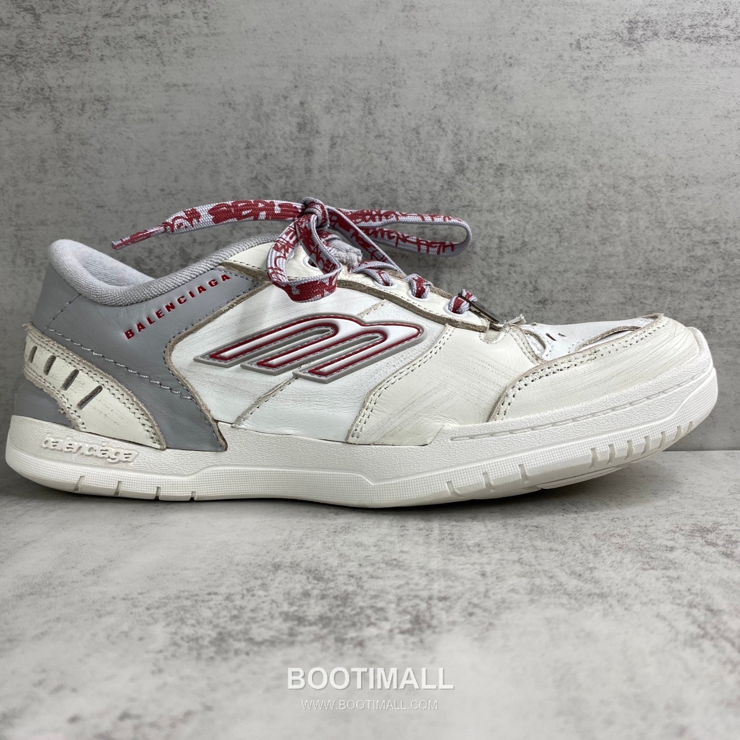 Balenciaga Hampton Leather Low Sneakers with Distressed Stitching Logo Detail 발렌시아가 햄튼 레더 로우 스니커즈 디스트레스드 스티치 로고 디테일 3cm 6