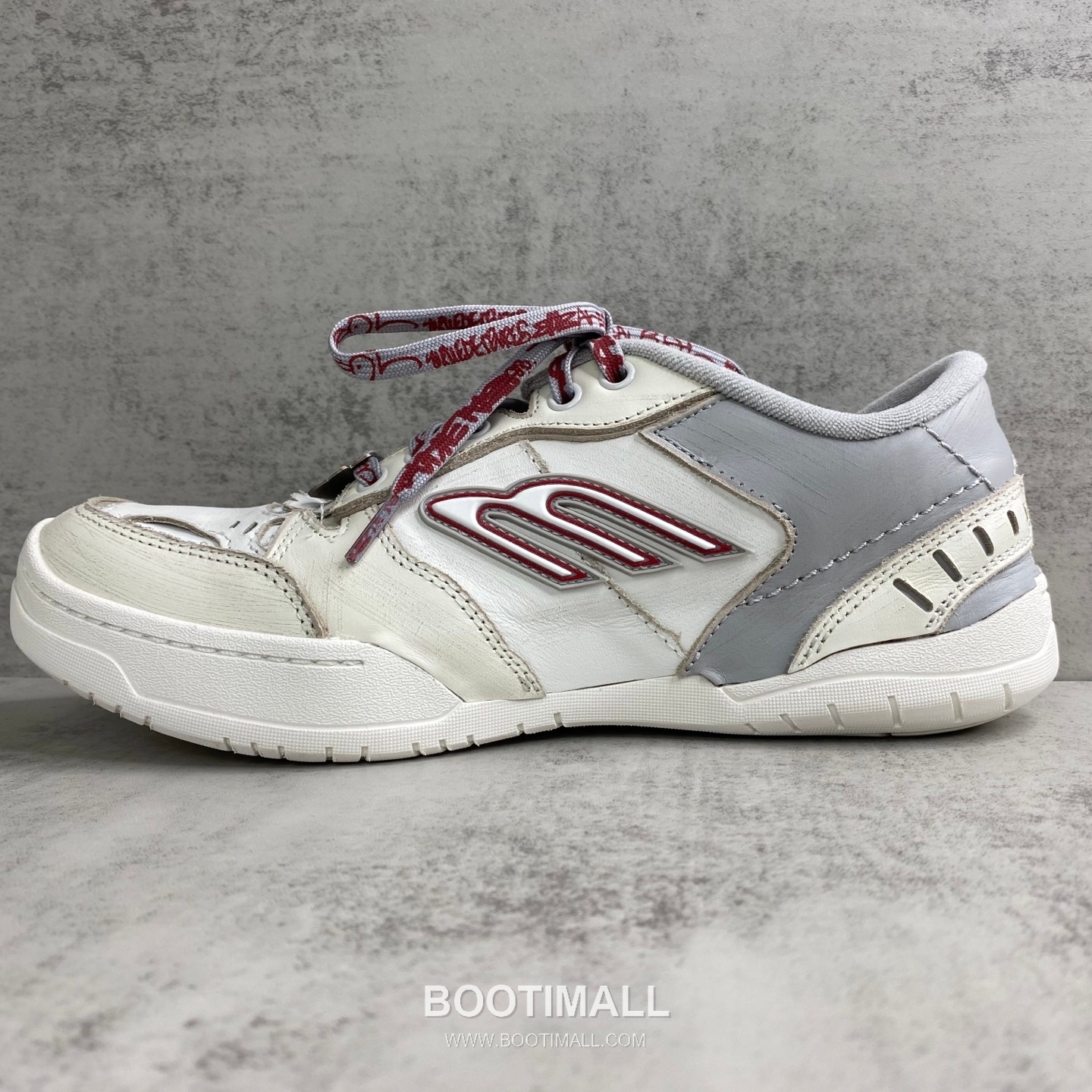 Balenciaga Hampton Leather Low Sneakers with Distressed Stitching Logo Detail 발렌시아가 햄튼 레더 로우 스니커즈 디스트레스드 스티치 로고 디테일 3cm 7