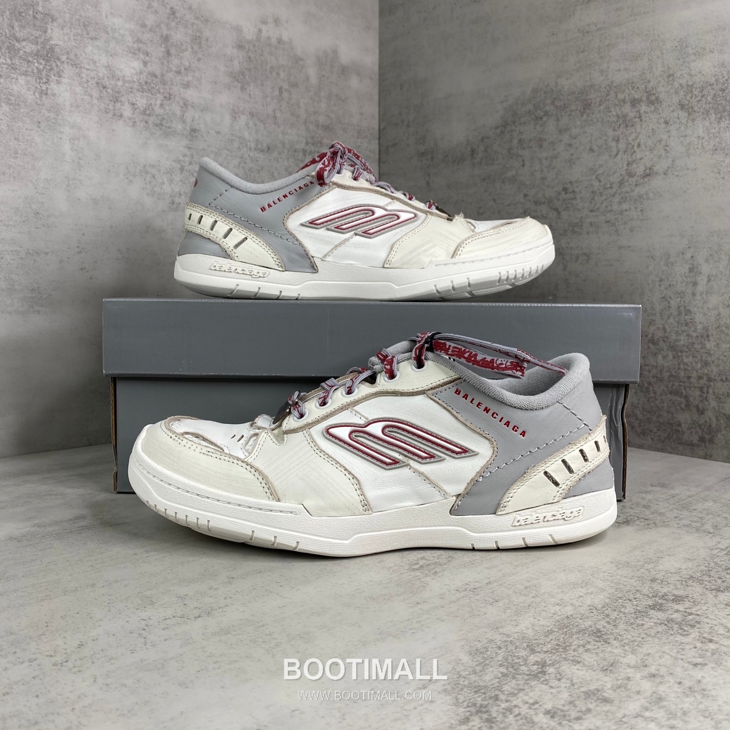 Balenciaga Hampton Leather Low Sneakers with Distressed Stitching Logo Detail 발렌시아가 햄튼 레더 로우 스니커즈 디스트레스드 스티치 로고 디테일 3cm 9