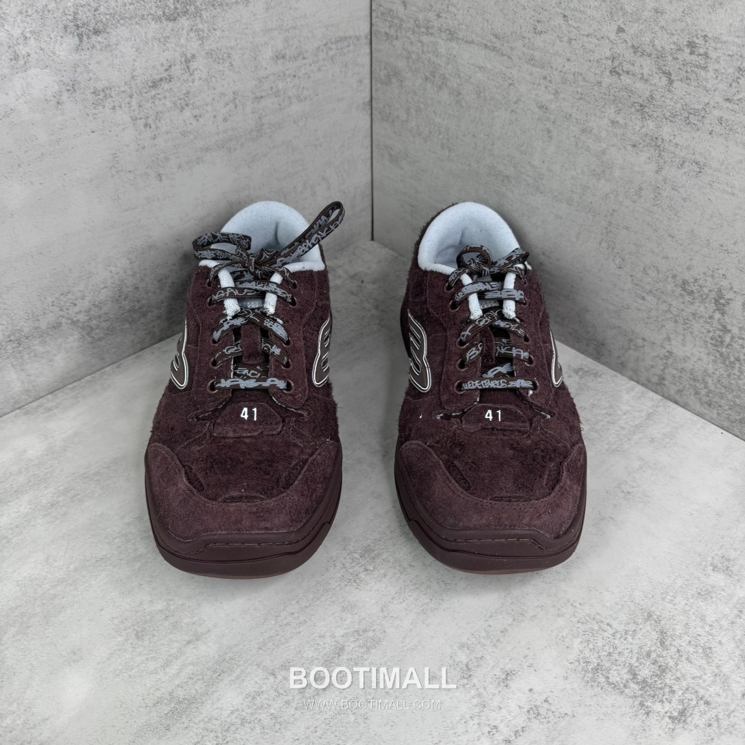 Balenciaga Hampton Leather Low Sneakers with Distressed Stitching Logo Detail 발렌시아가 햄튼 레더 로우 스니커즈 디스트레스드 스티치 로고 디테일 3cm 4