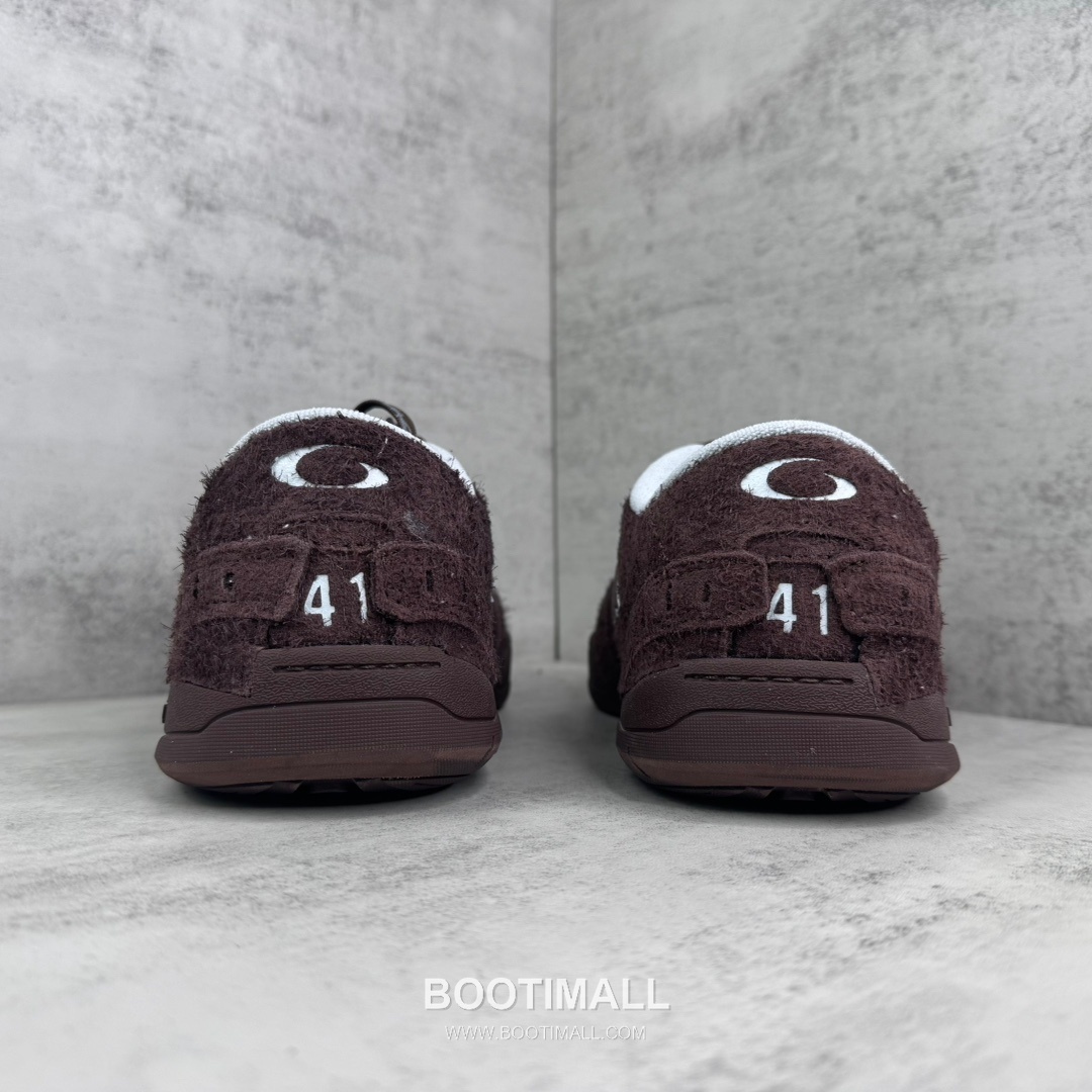 Balenciaga Hampton Leather Low Sneakers with Distressed Stitching Logo Detail 발렌시아가 햄튼 레더 로우 스니커즈 디스트레스드 스티치 로고 디테일 3cm 5