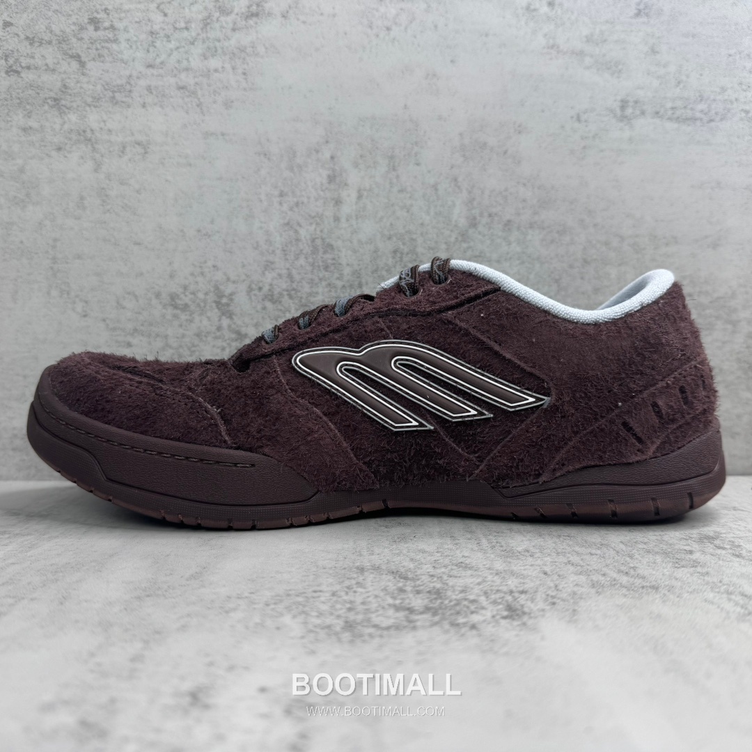 Balenciaga Hampton Leather Low Sneakers with Distressed Stitching Logo Detail 발렌시아가 햄튼 레더 로우 스니커즈 디스트레스드 스티치 로고 디테일 3cm 7