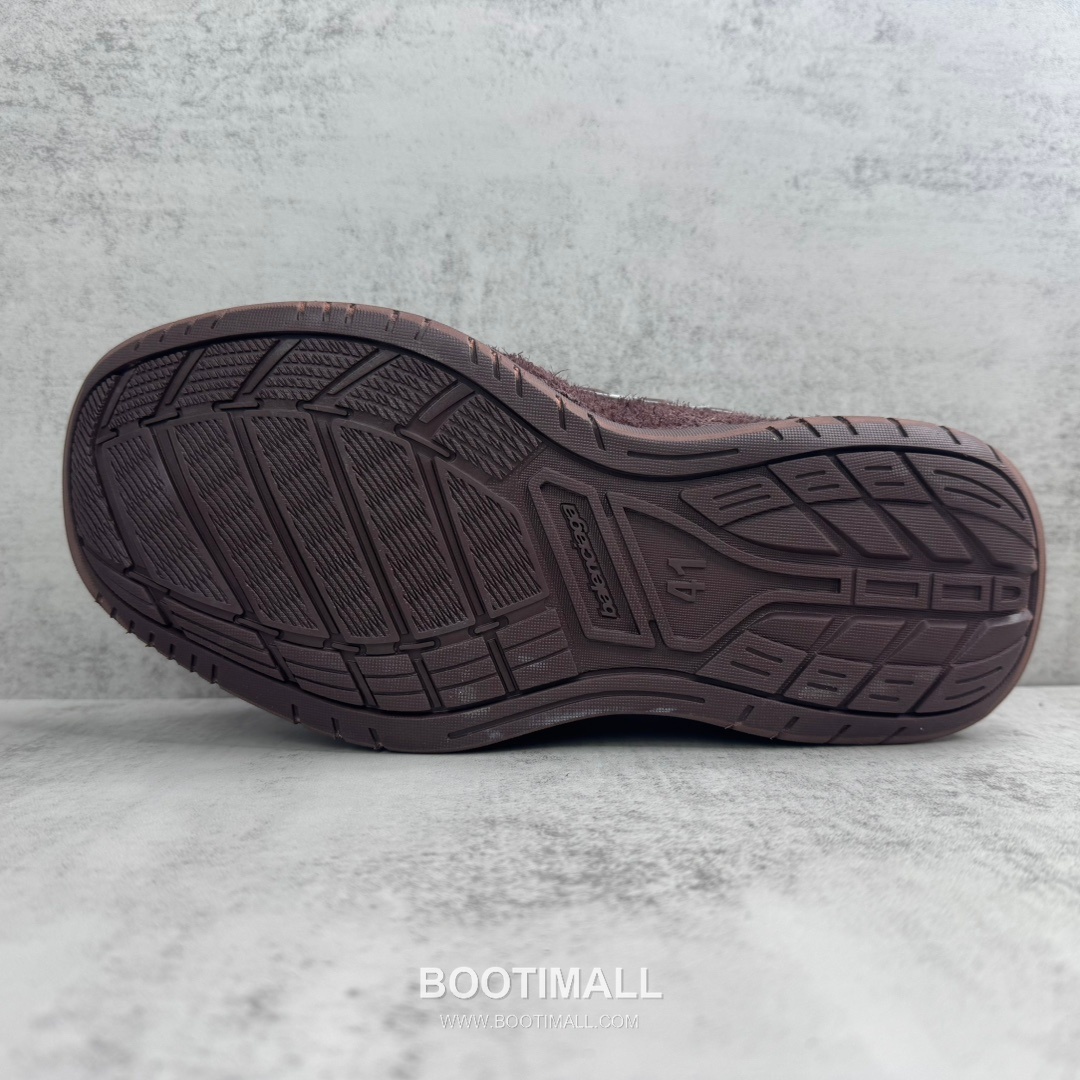 Balenciaga Hampton Leather Low Sneakers with Distressed Stitching Logo Detail 발렌시아가 햄튼 레더 로우 스니커즈 디스트레스드 스티치 로고 디테일 3cm 8