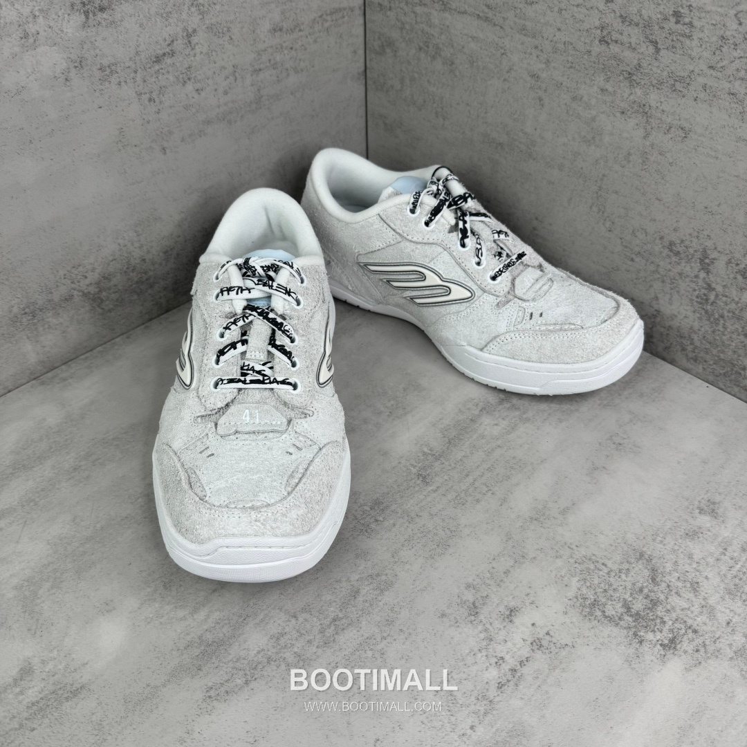 Balenciaga Hampton Leather Low Sneakers with Distressed Stitching Logo Detail 발렌시아가 햄튼 레더 로우 스니커즈 디스트레스드 스티치 로고 디테일 3cm 2