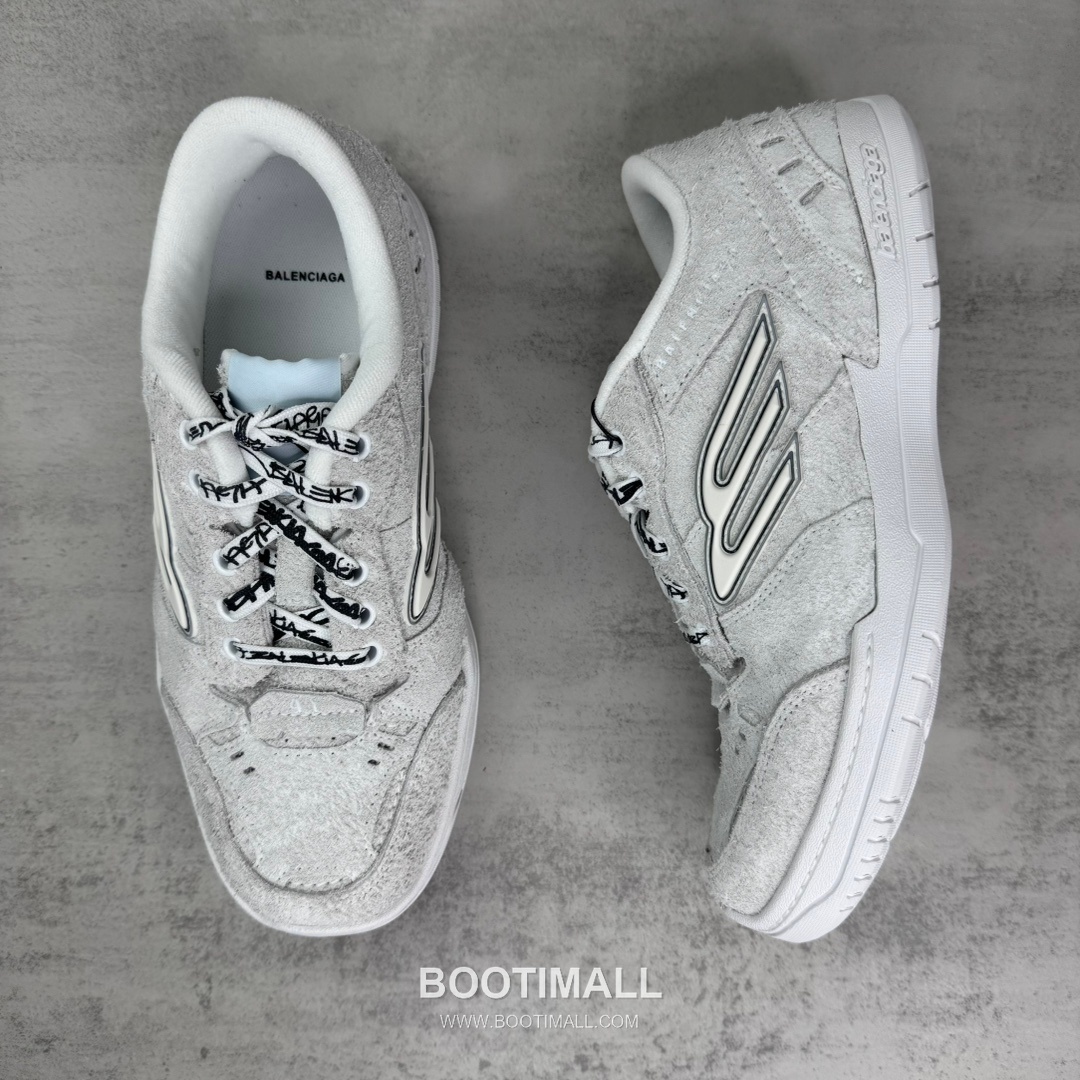 Balenciaga Hampton Leather Low Sneakers with Distressed Stitching Logo Detail 발렌시아가 햄튼 레더 로우 스니커즈 디스트레스드 스티치 로고 디테일 3cm 3