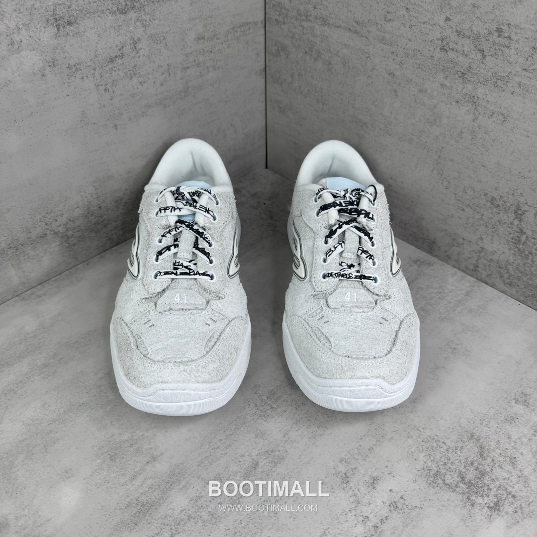Balenciaga Hampton Leather Low Sneakers with Distressed Stitching Logo Detail 발렌시아가 햄튼 레더 로우 스니커즈 디스트레스드 스티치 로고 디테일 3cm 4