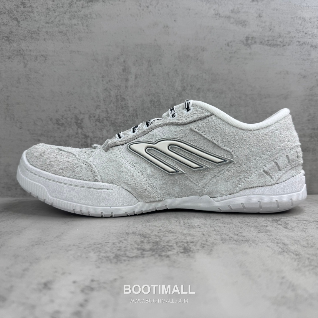 Balenciaga Hampton Leather Low Sneakers with Distressed Stitching Logo Detail 발렌시아가 햄튼 레더 로우 스니커즈 디스트레스드 스티치 로고 디테일 3cm 7