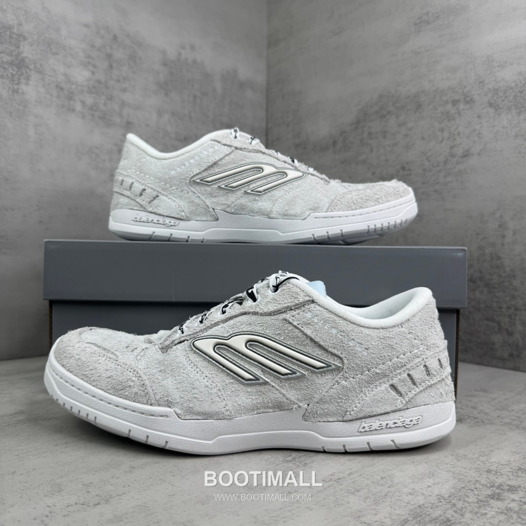 Balenciaga Hampton Leather Low Sneakers with Distressed Stitching Logo Detail 발렌시아가 햄튼 레더 로우 스니커즈 디스트레스드 스티치 로고 디테일 3cm 9