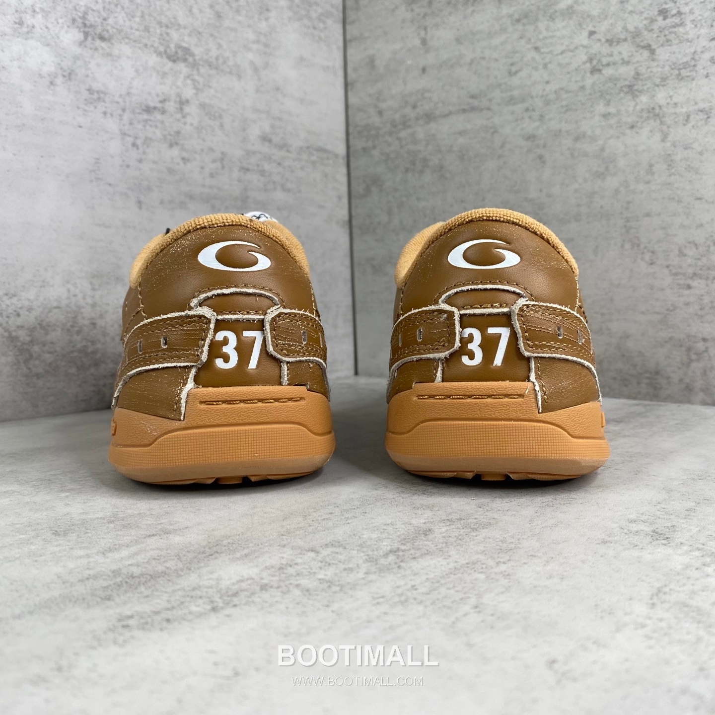 Balenciaga Hampton Leather Low Sneakers with Distressed Stitching Logo Detail 발렌시아가 햄튼 레더 로우 스니커즈 디스트레스드 스티치 로고 디테일 3cm 5