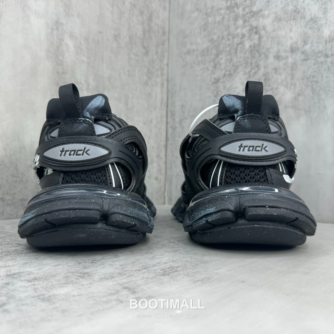 Balenciaga Runner Graffiti Mesh Nylon Low Sneakers with Distressed Glue Stitch Detail 발렌시아가 러너 그래피티 메쉬 나일론 로우 스니커즈 디스트레스드 글루 스티치 디테일 3cm 5